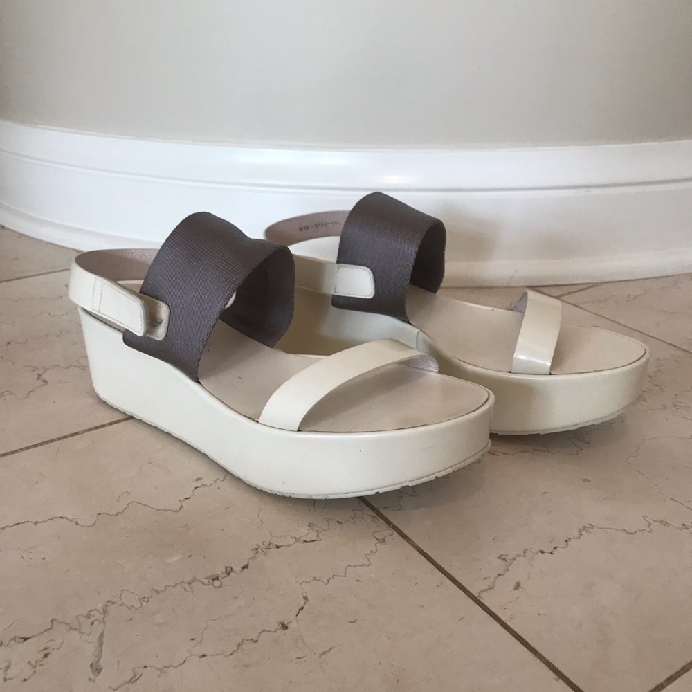 Pedro García Size 10.5 White Platform Sandals